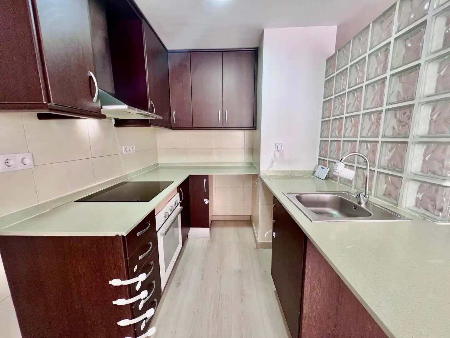 Kitchen of Attic for rent in Sabadell  with Air Conditioner, Heating and Parquet flooring