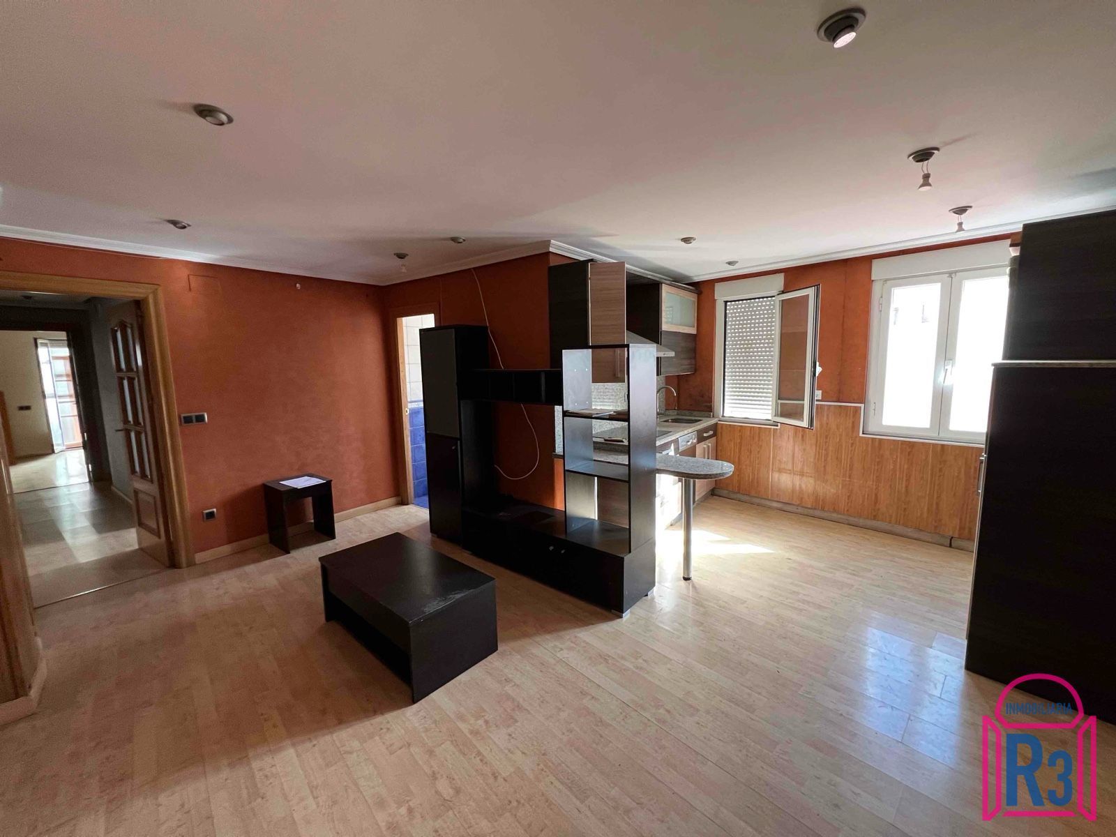 Sala d'estar de Pis en venda en León Capital  amb Calefacció i Terrassa