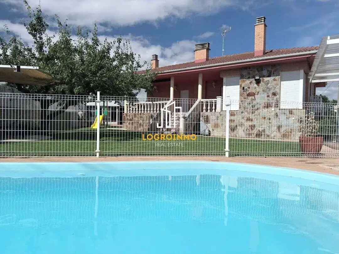 Piscina de Casa o chalet en venta en El Redal con Calefacción, Trastero y Piscina