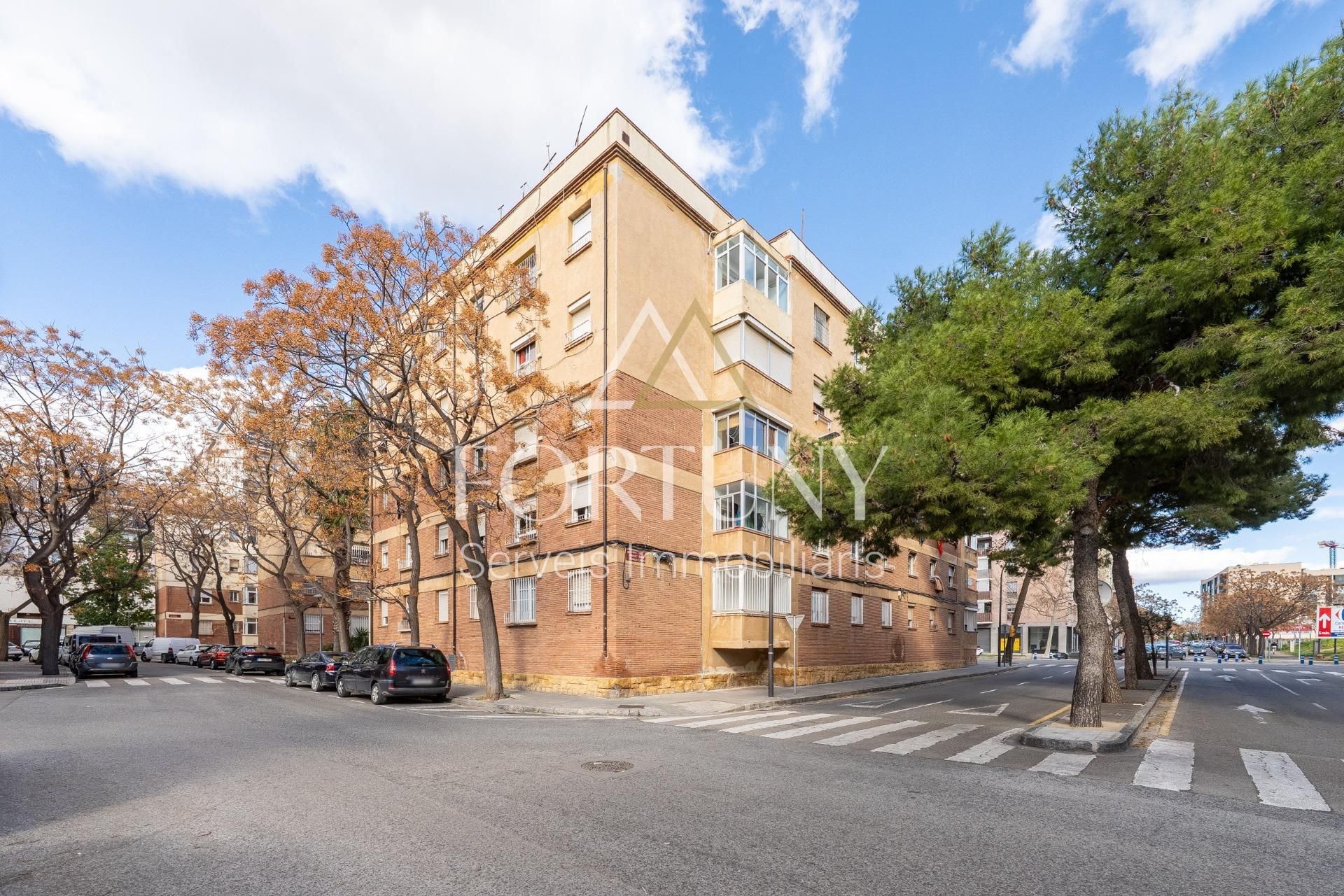 Vista exterior de Piso en venta en Reus con Amueblado