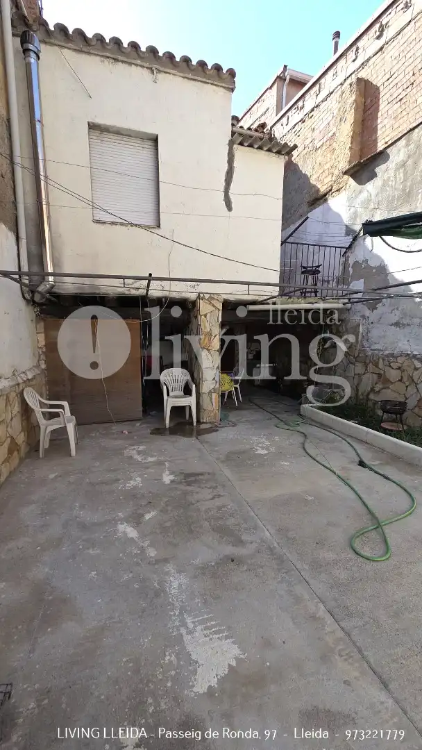 Casa adosada en venta en Albatàrrec con Calefacción, Terraza y Trastero