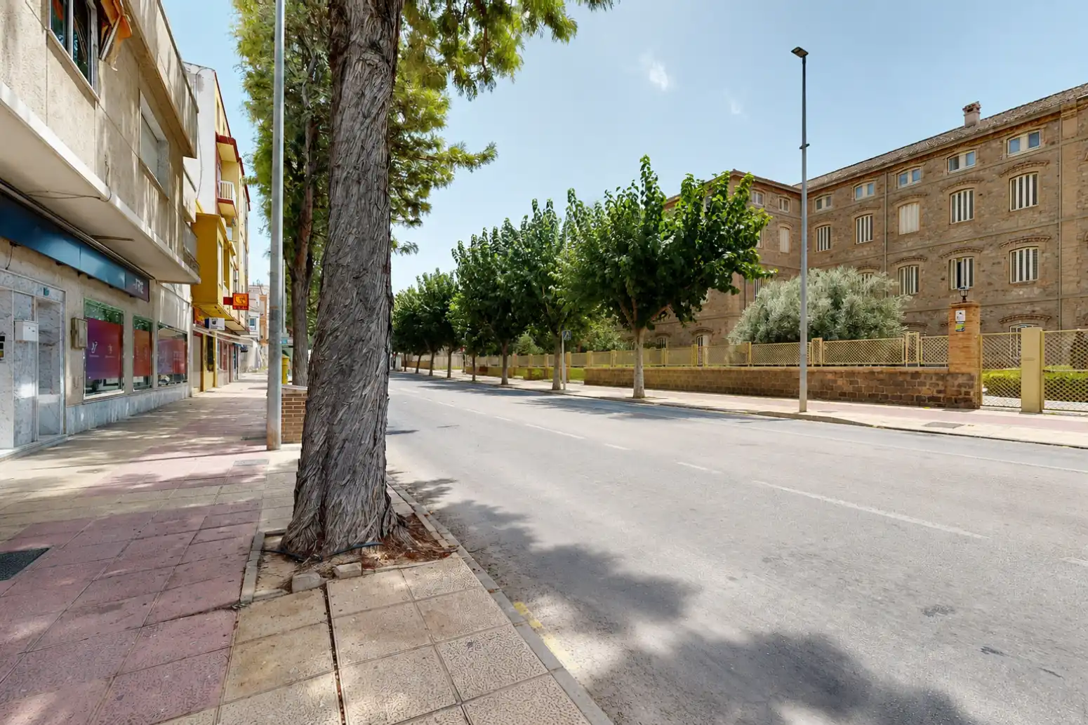 Vista exterior de Casa adosada en venda en Cartagena amb Aire condicionat i Jardí privat