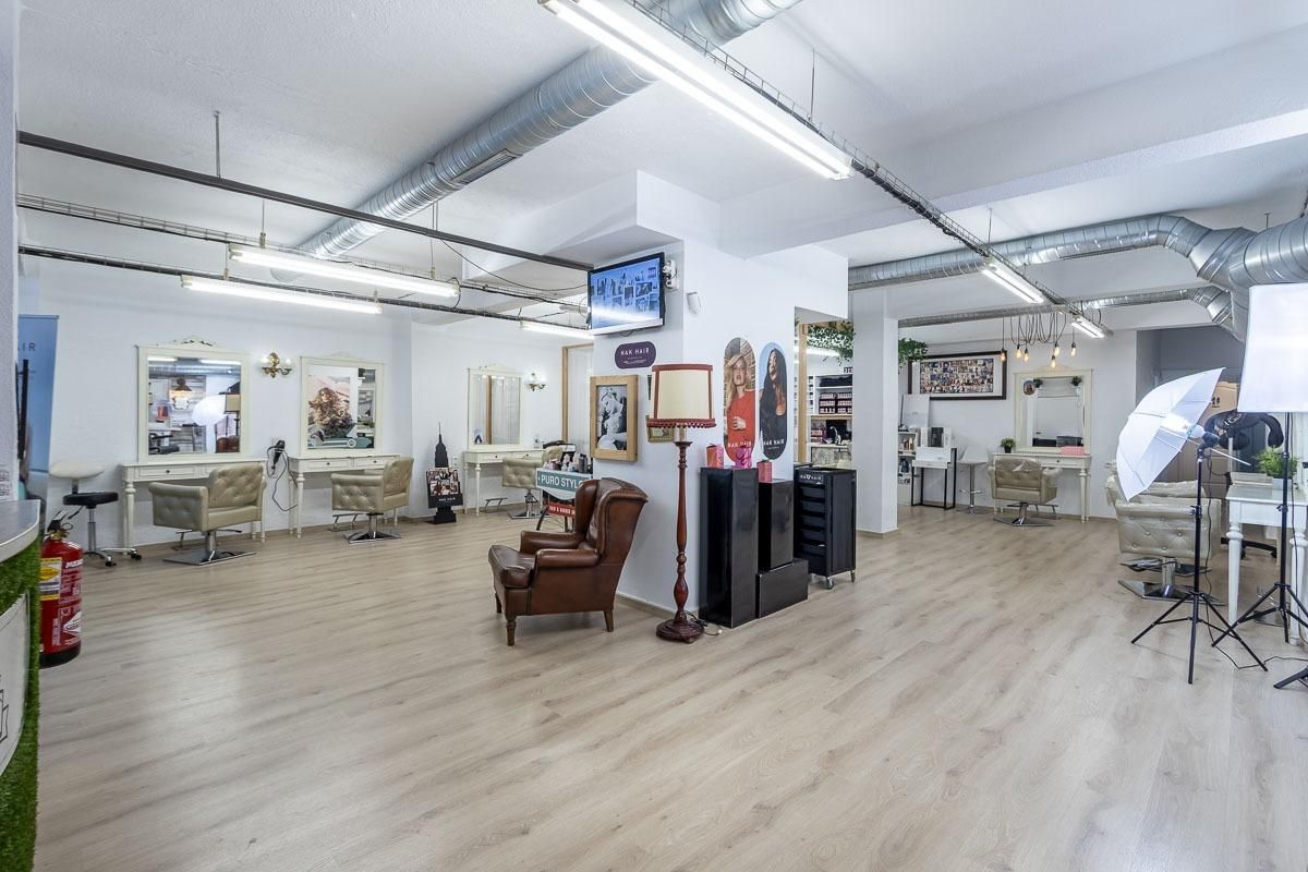 Premises for sale in  Granada Capital