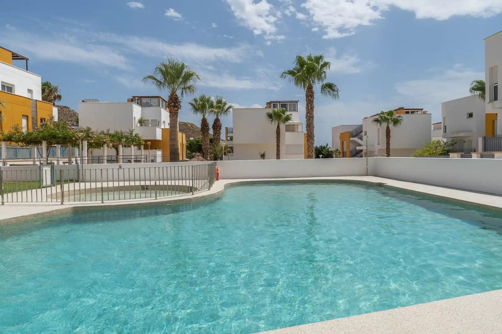 Piscina de Piso en venta en Vera con Aire acondicionado, Terraza y Trastero