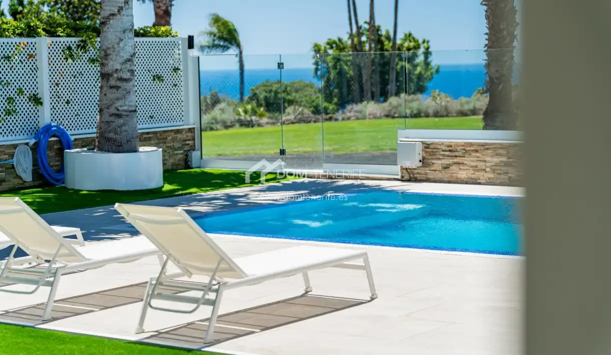 Piscina de Casa o chalet en venta en Adeje con Jardín privado, Terraza y Trastero