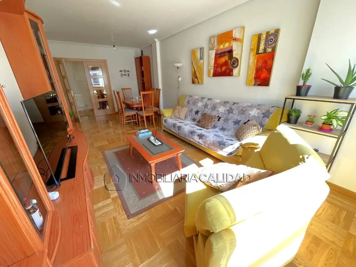 Living room of Flat for rent in Burgos  with Heating and Furnished