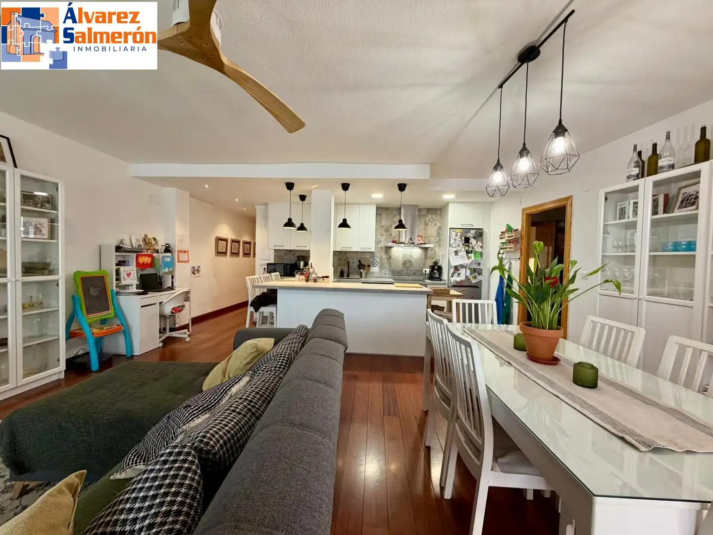 Cocina de Piso en venta en Granada con Aire acondicionado, Parquet y Balcón