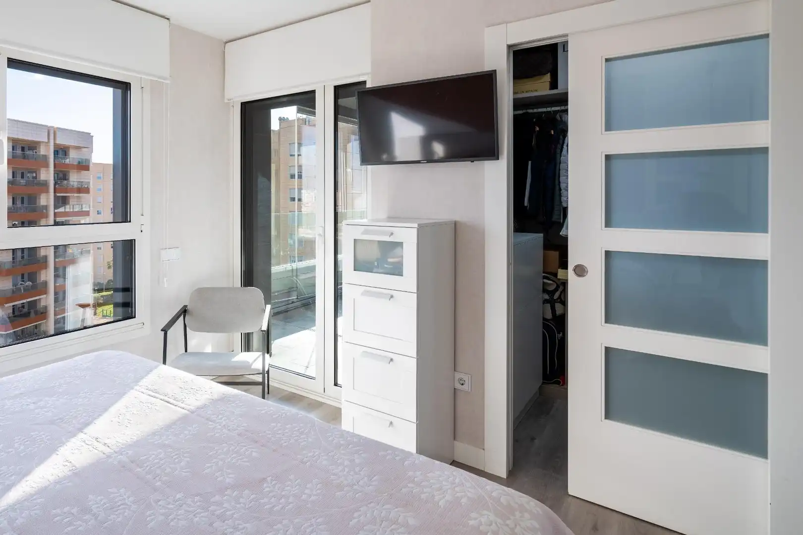 Habitación de Piso en venta en Almería con Aire acondicionado, Calefacción y Jardín privado