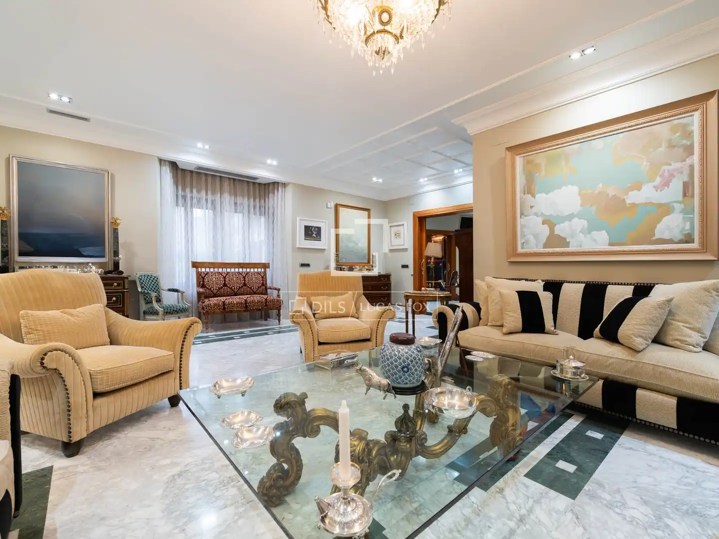 Sala d'estar de Casa o xalet en venda en Madrid amb Aire condicionat, Calefacció i Jardí privat