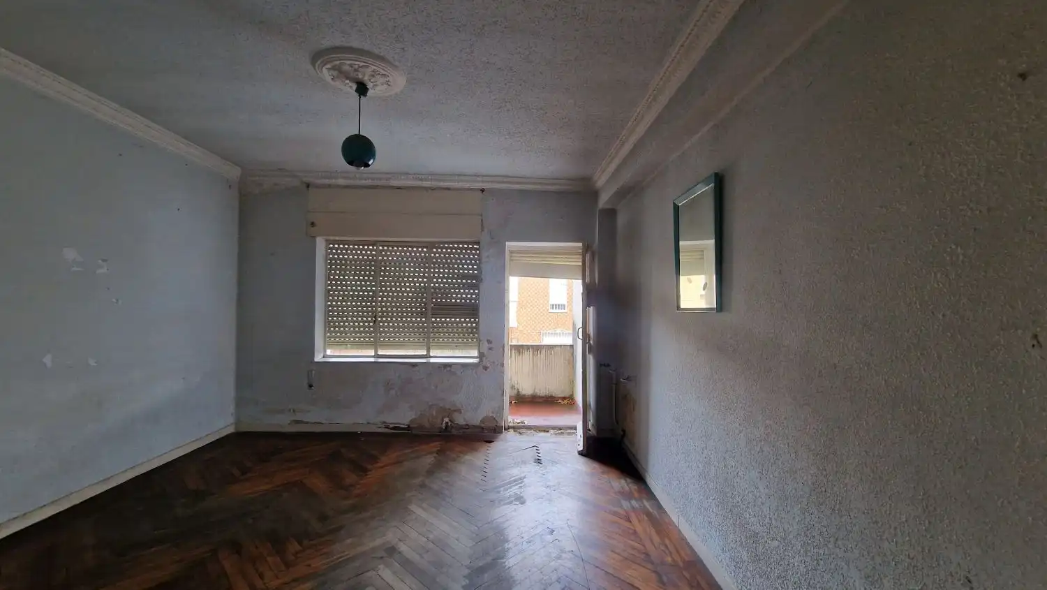 Sala d'estar de Casa o xalet en venda en Torrelavega  amb Terrassa, Traster i Balcó