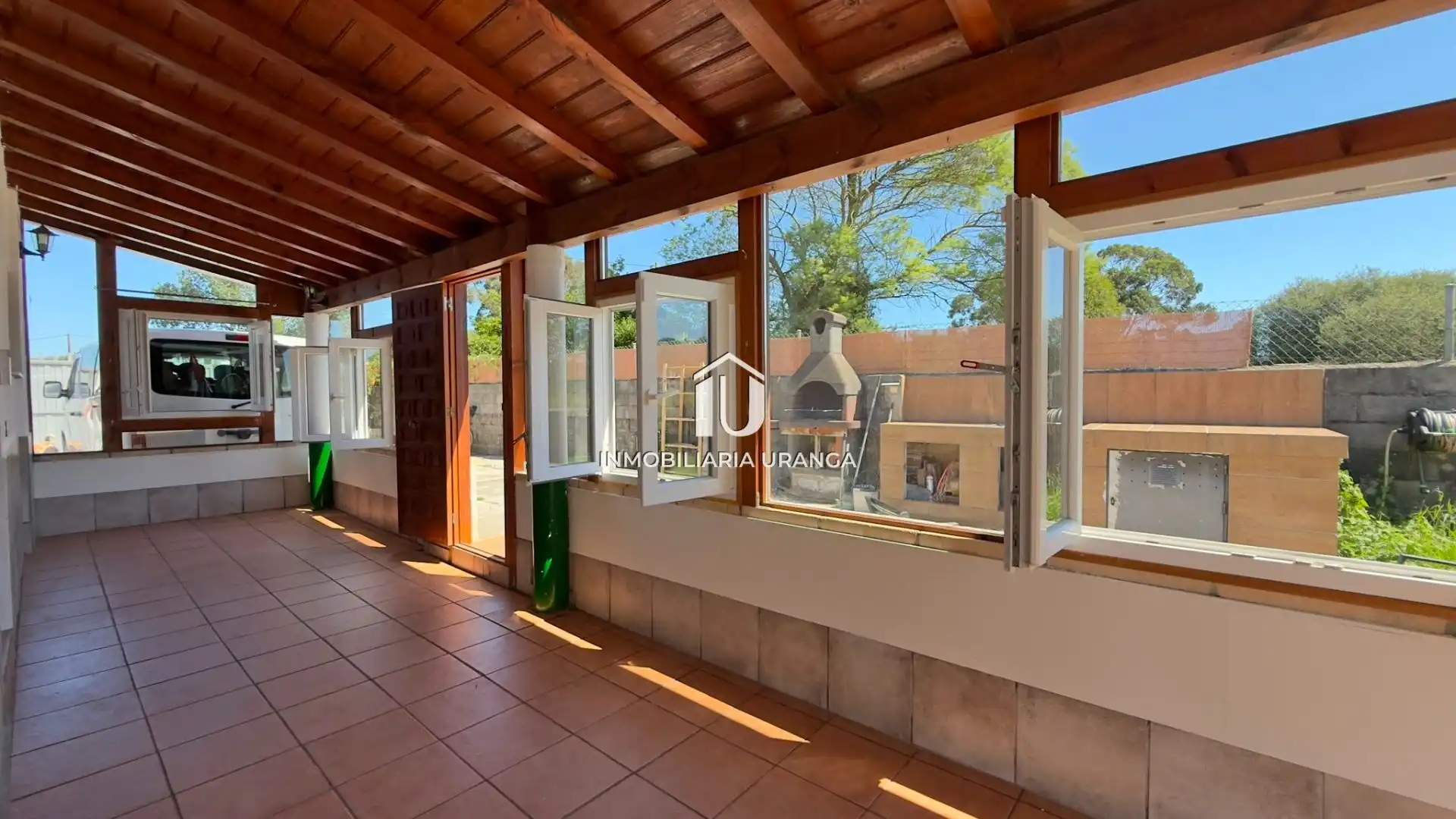 Vista exterior de Residencial en venta en Laredo