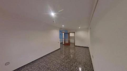 Foto 2 de Piso en venta en Felip II, La Maurina, Barcelona