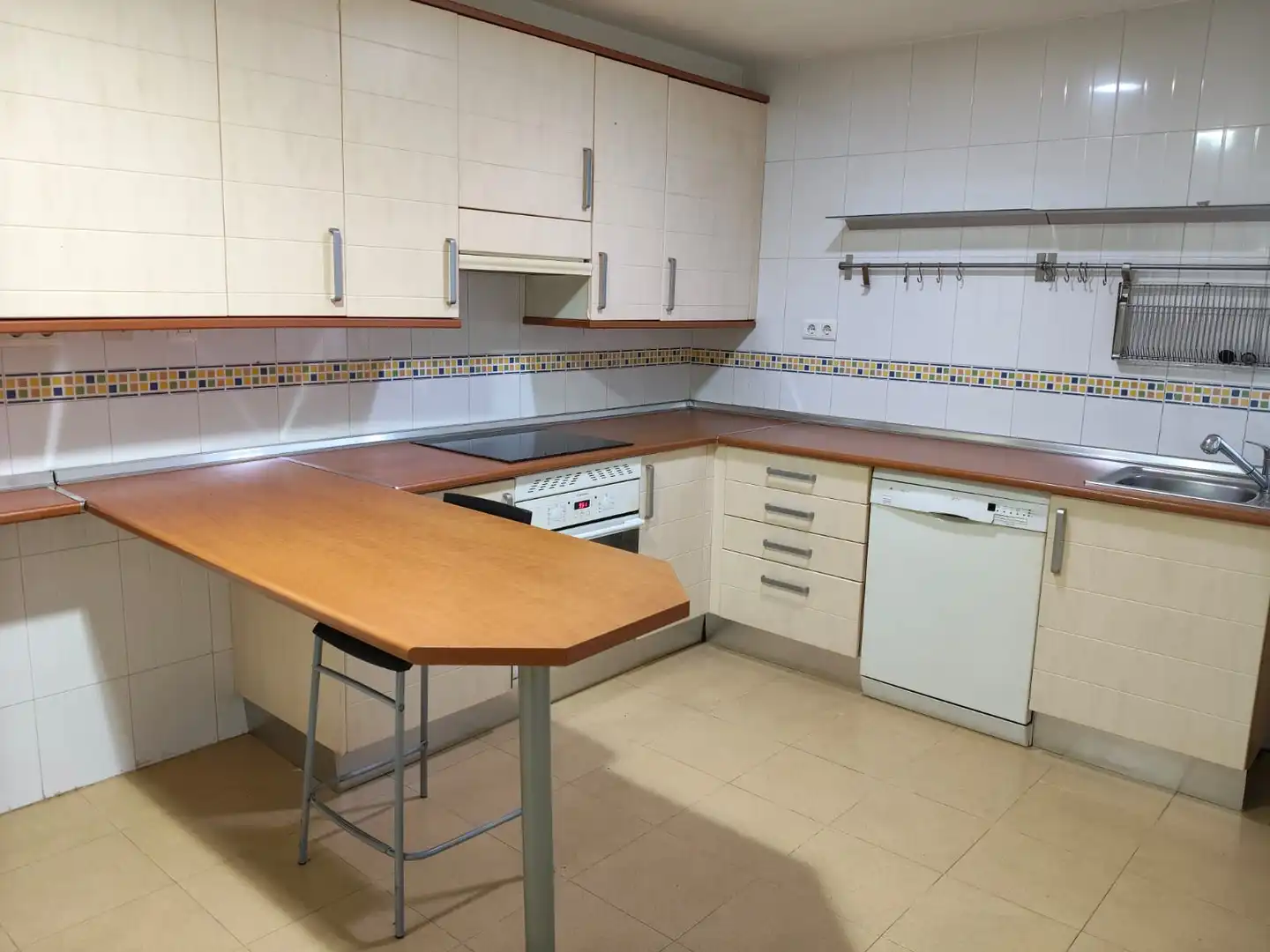 Cuina de Casa adosada en venda en Yebes amb Calefacció, Jardí privat i Traster