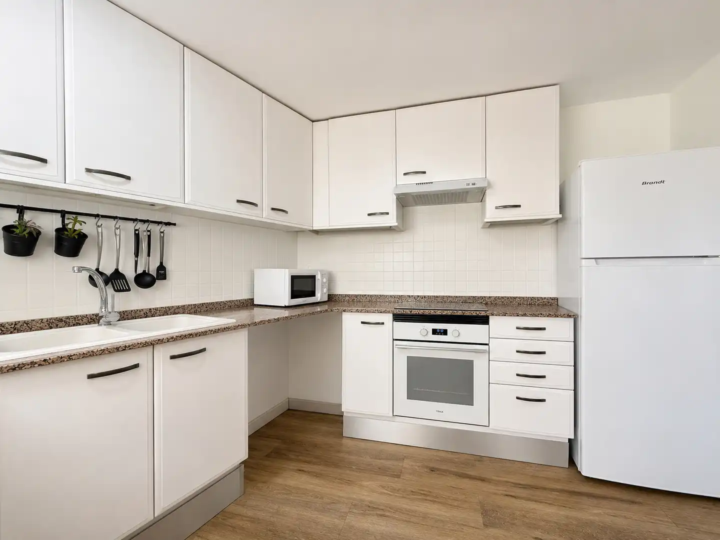 Kitchen of Flat for sale in La Pobla de Vallbona  with Air Conditioner, Furnished and Oven