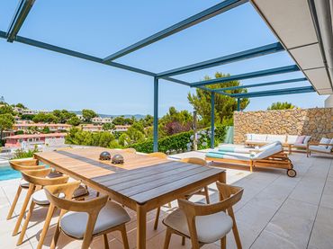 Doppelhaushälfte mit Balkon zum Verkauf in Cala Vinyes