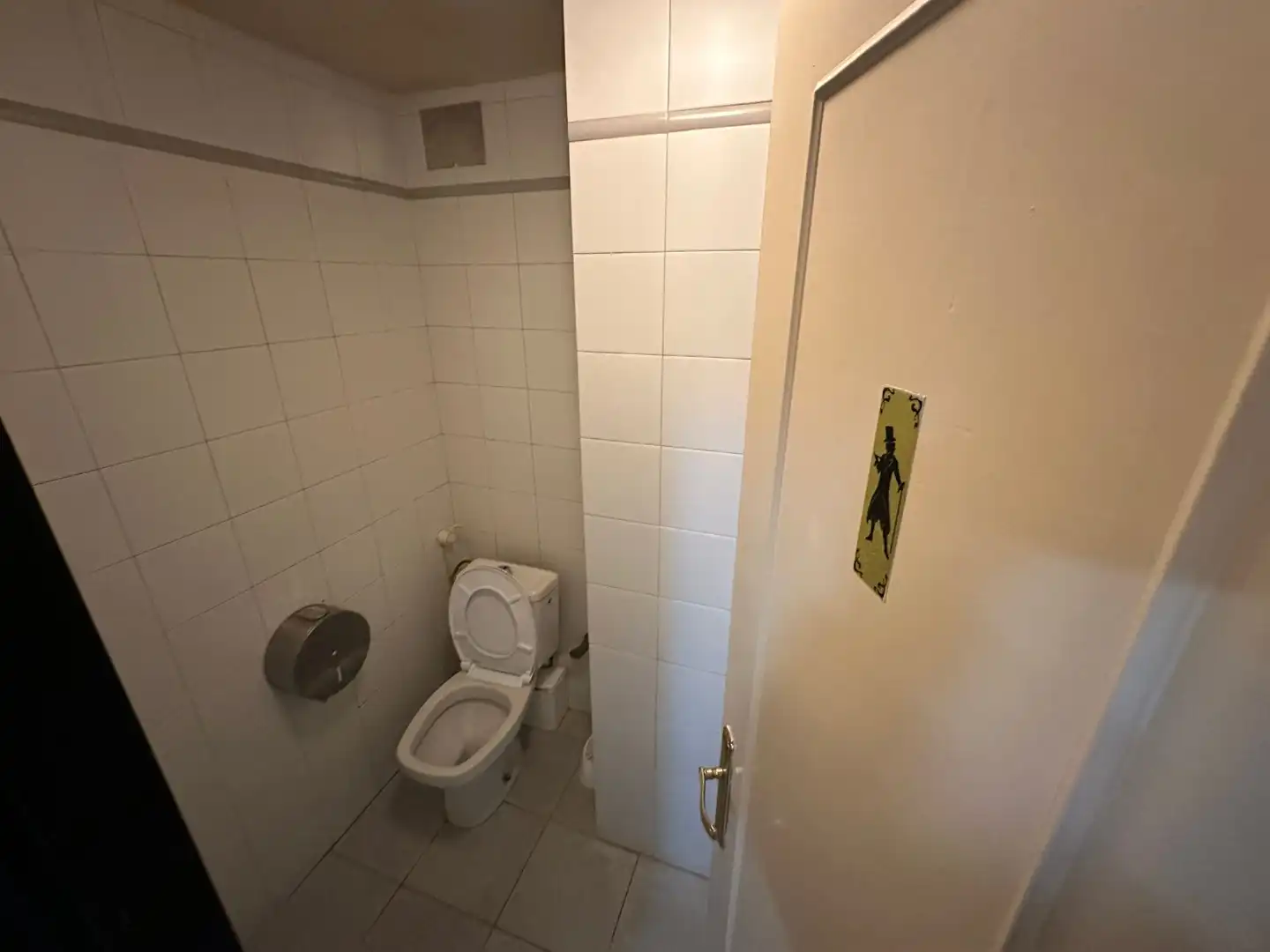 Baño de Local en venta en Burgos con Aire acondicionado