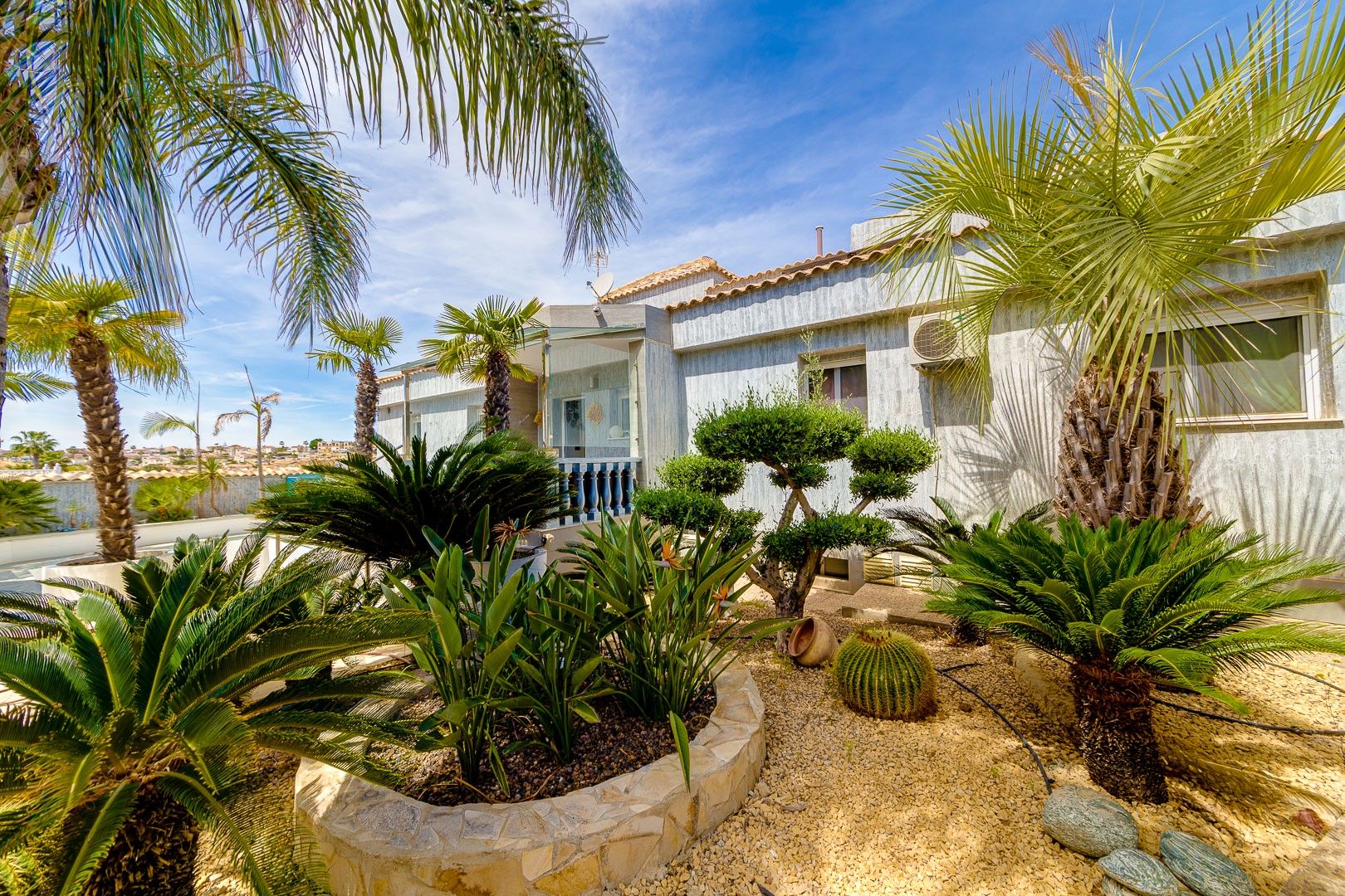Vista exterior de Casa o xalet en venda en San Fulgencio amb Aire condicionat, Calefacció i Jardí privat