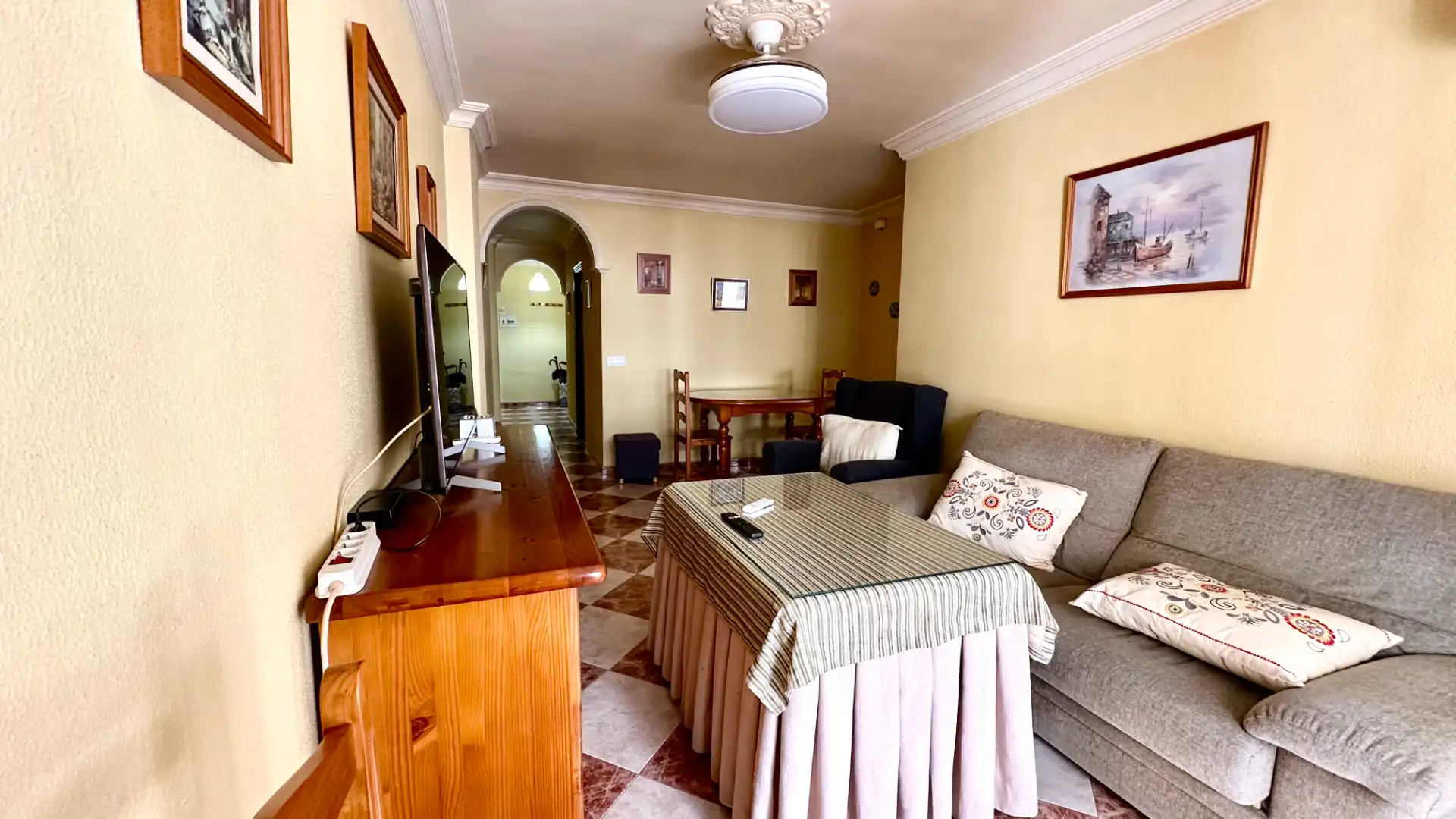 Sala de estar de Piso en venta en Castilleja de la Cuesta con Aire acondicionado y Terraza