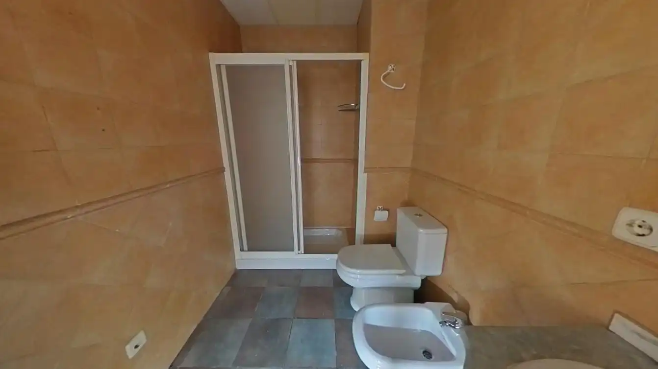 Bany de Apartament en venda en Madrid amb Aire condicionat