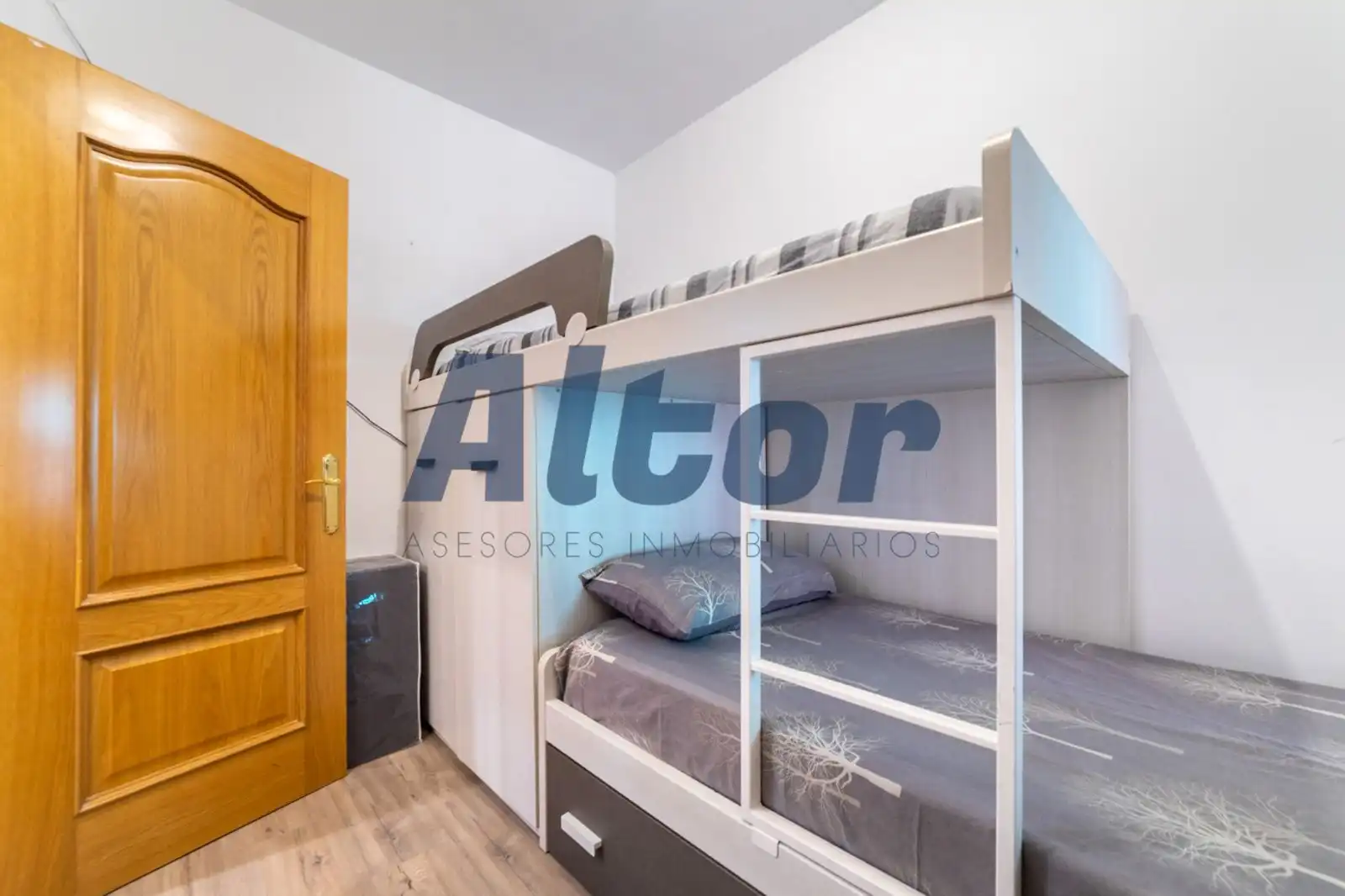 Schlafzimmer von Dachboden zum Verkauf in Madrid mit Klimaanlage, Heizung und Terrasse