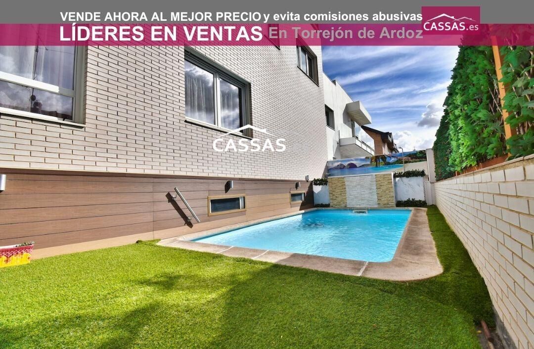 Swimming pool of Flat for sale in Torrejón de Ardoz  with Air Conditioner, Heating and Terrace