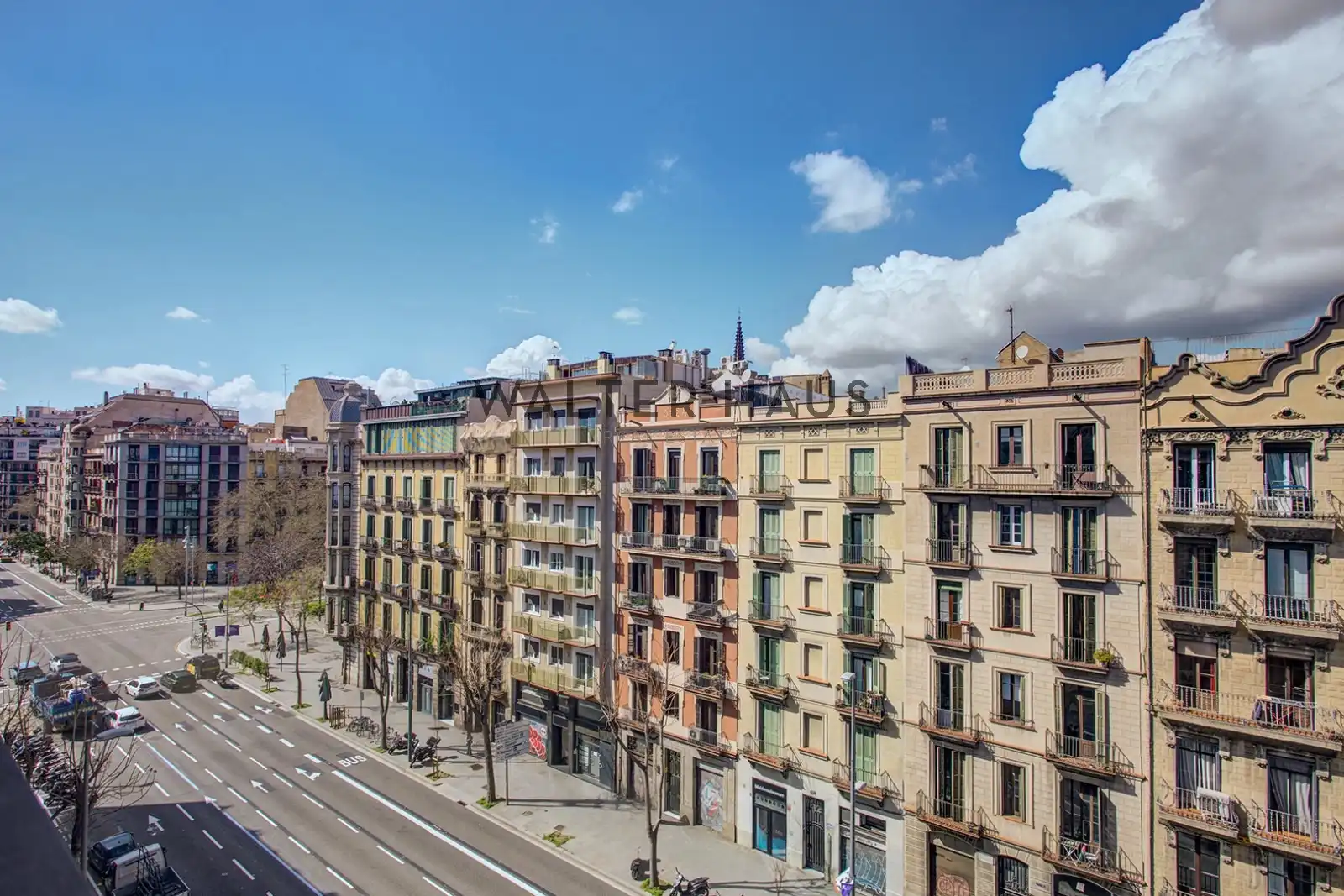 Außenansicht von Wohnung zum Verkauf in Barcelona mit Klimaanlage und Heizung