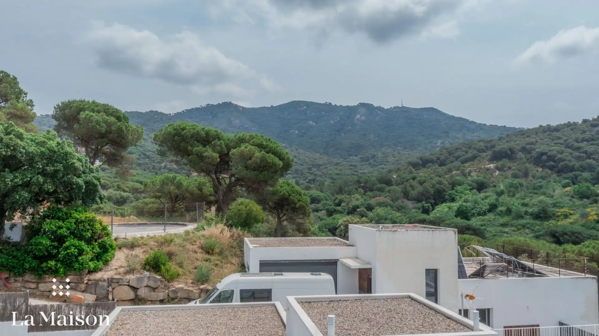Vista exterior de Casa o xalet en venda en Vilanova del Vallès amb Parquet, Terrassa i Piscina