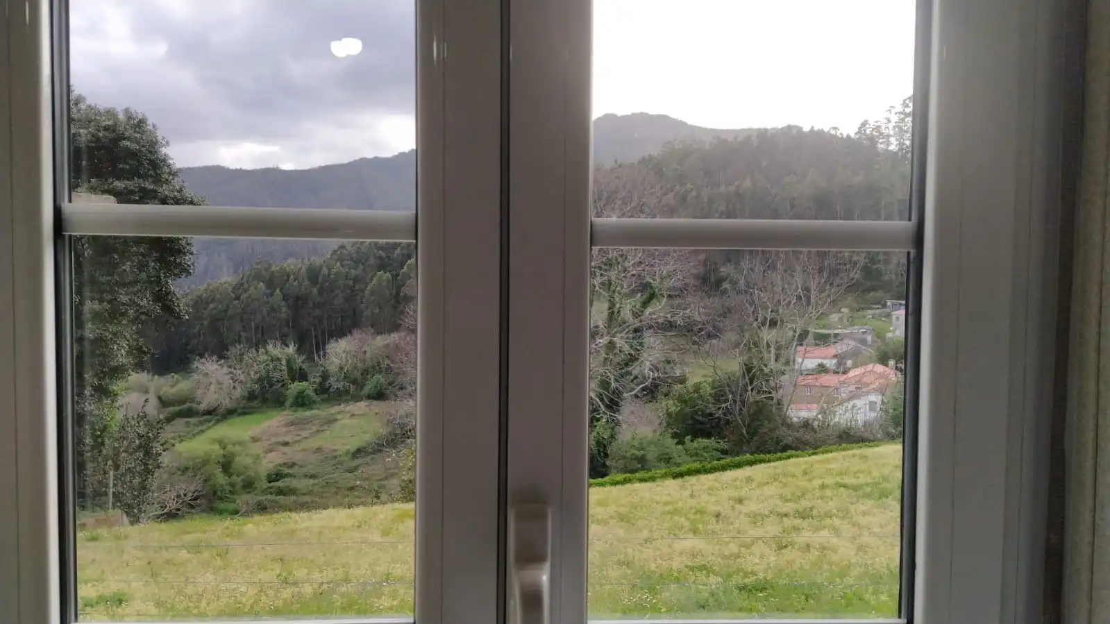 Dormitori de Casa o xalet en venda en Cariño amb Jardí privat, Parquet i Terrassa