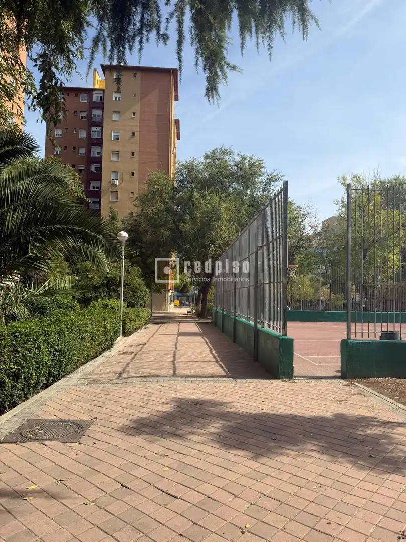 Vista exterior de Pis en venda en Ciudad Lineal
