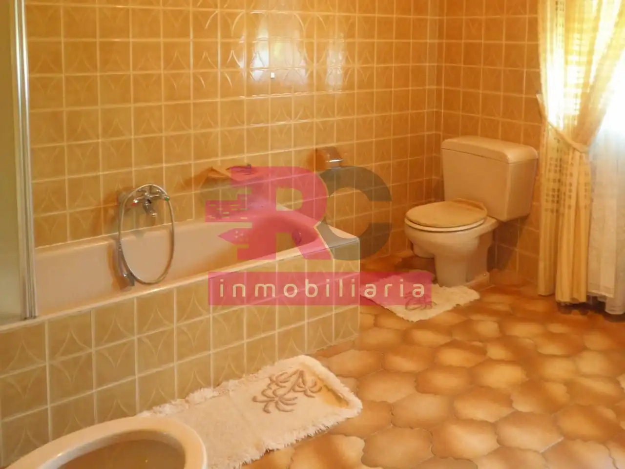 Baño de Casa o chalet en venta en Castellanos de Villiquera con Calefacción, Jardín privado y Piscina