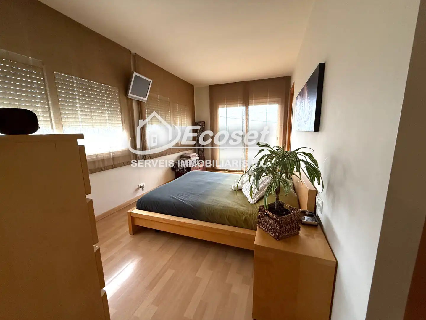 Schlafzimmer von Haus oder Chalet zum Verkauf in Vallirana mit Klimaanlage, Heizung und Privatgarten