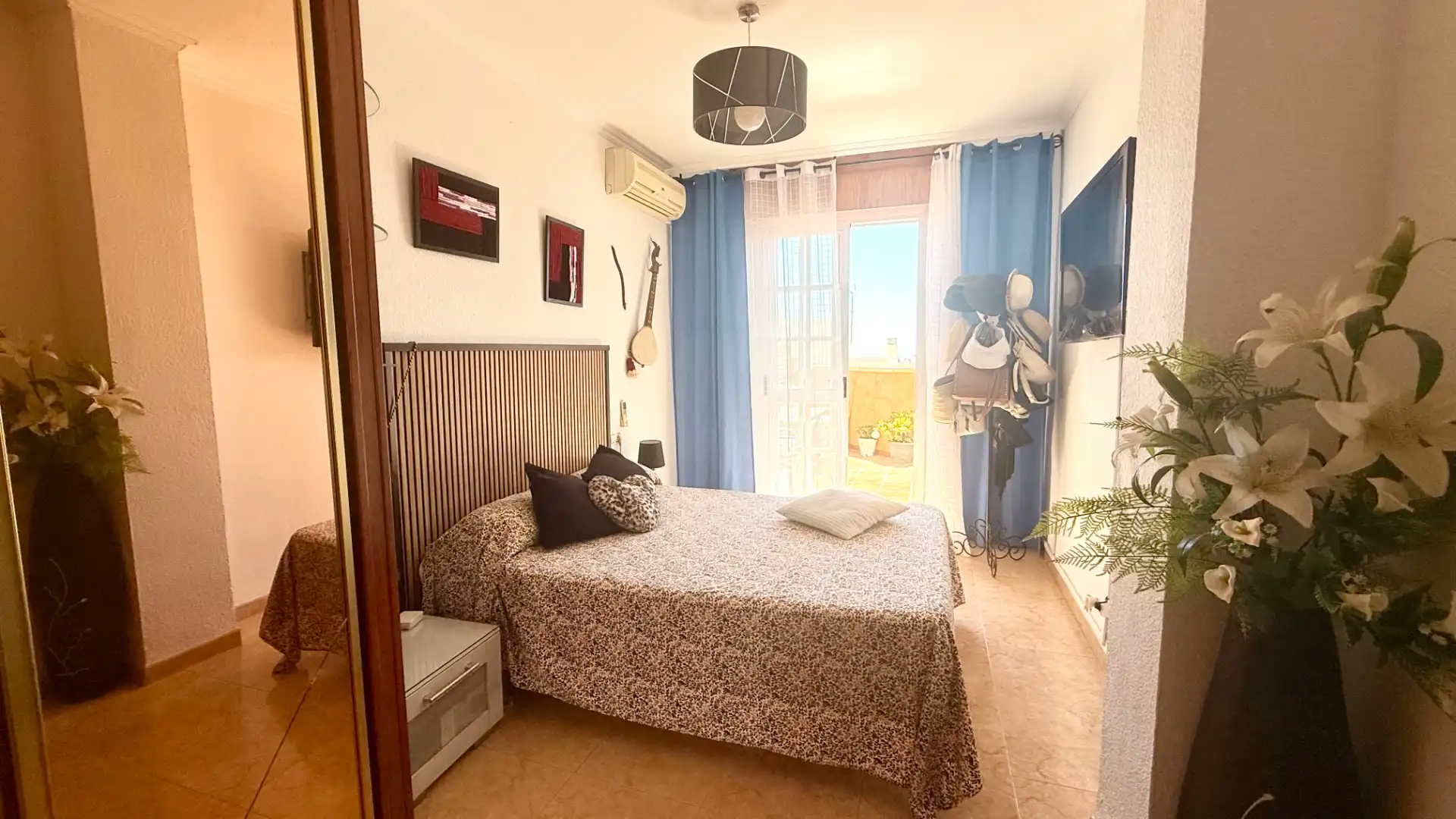 Dormitori de Àtic en venda en Almería amb Terrassa i Moblat