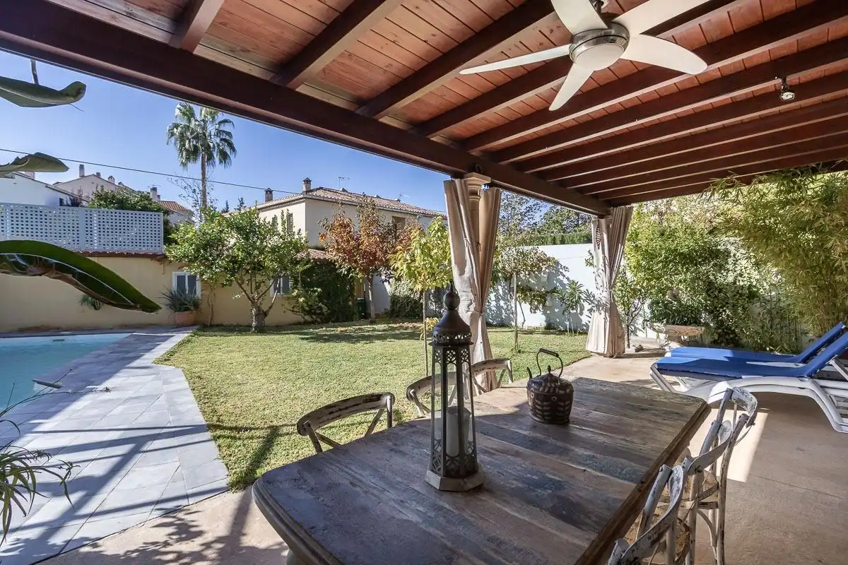 Casa con terraza en venta en Genil, imagen 5