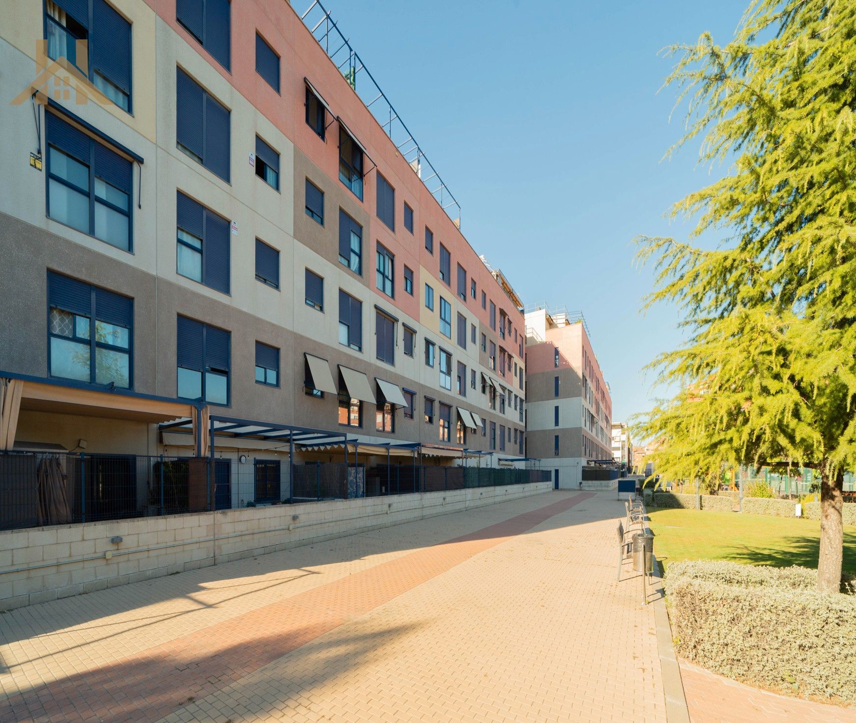 Vista exterior de Pis en venda en Fuenlabrada amb Aire condicionat, Calefacció i Traster