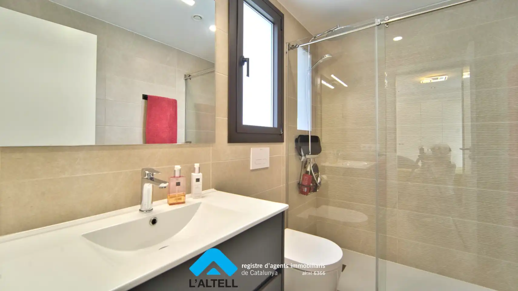 Baño de Ático en venta en L'Ametlla del Vallès con Aire acondicionado, Calefacción y Jardín privado