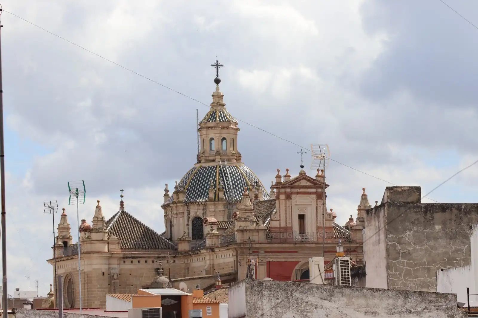 Vista exterior de Àtic en venda en Sevilla amb Moblat