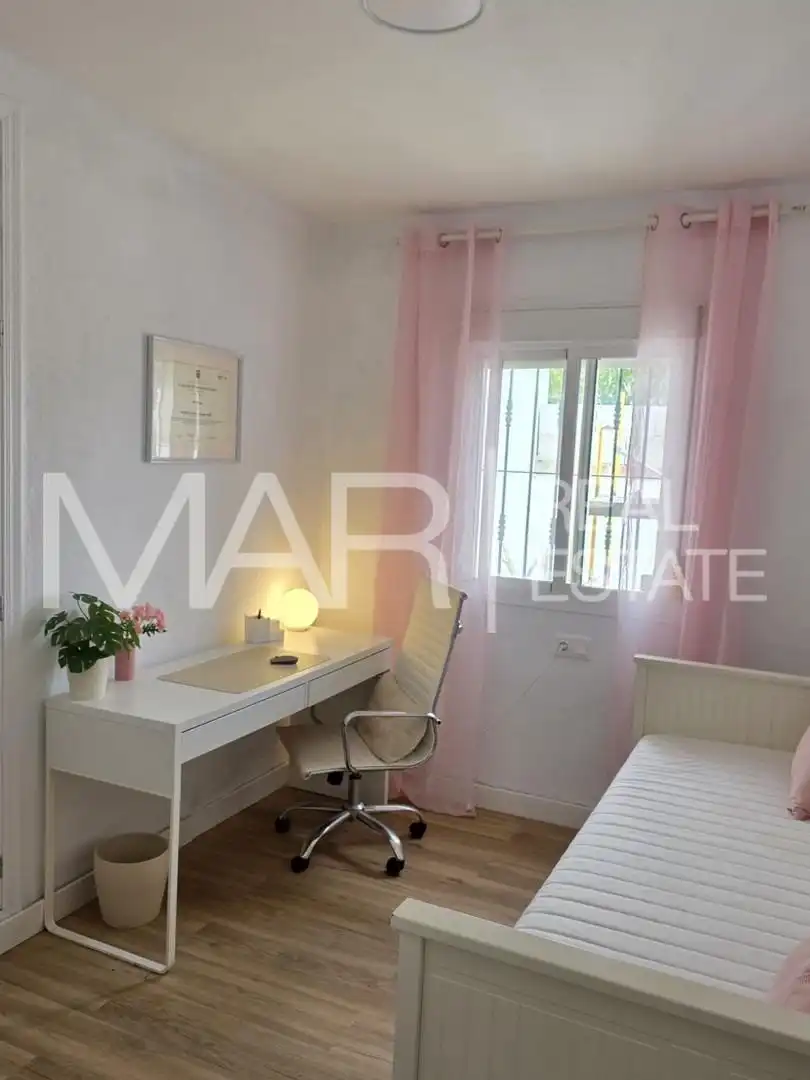Bedroom of Houses for sale in Chiclana de la Frontera
