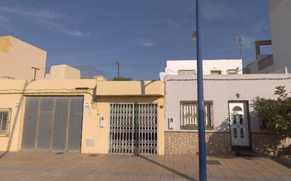 Vista exterior de Casa o xalet en venda en  Almería Capital