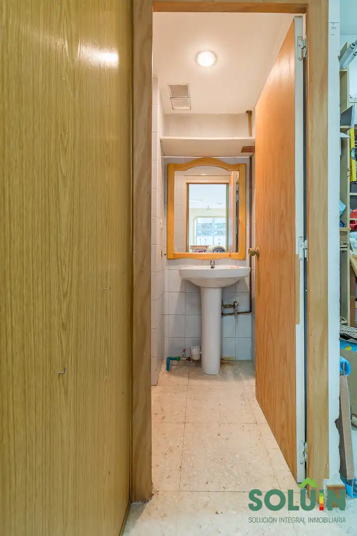 Badezimmer von Geschaftsraum zum Verkauf in Fuenlabrada mit Klimaanlage, Heizung und Möbliert