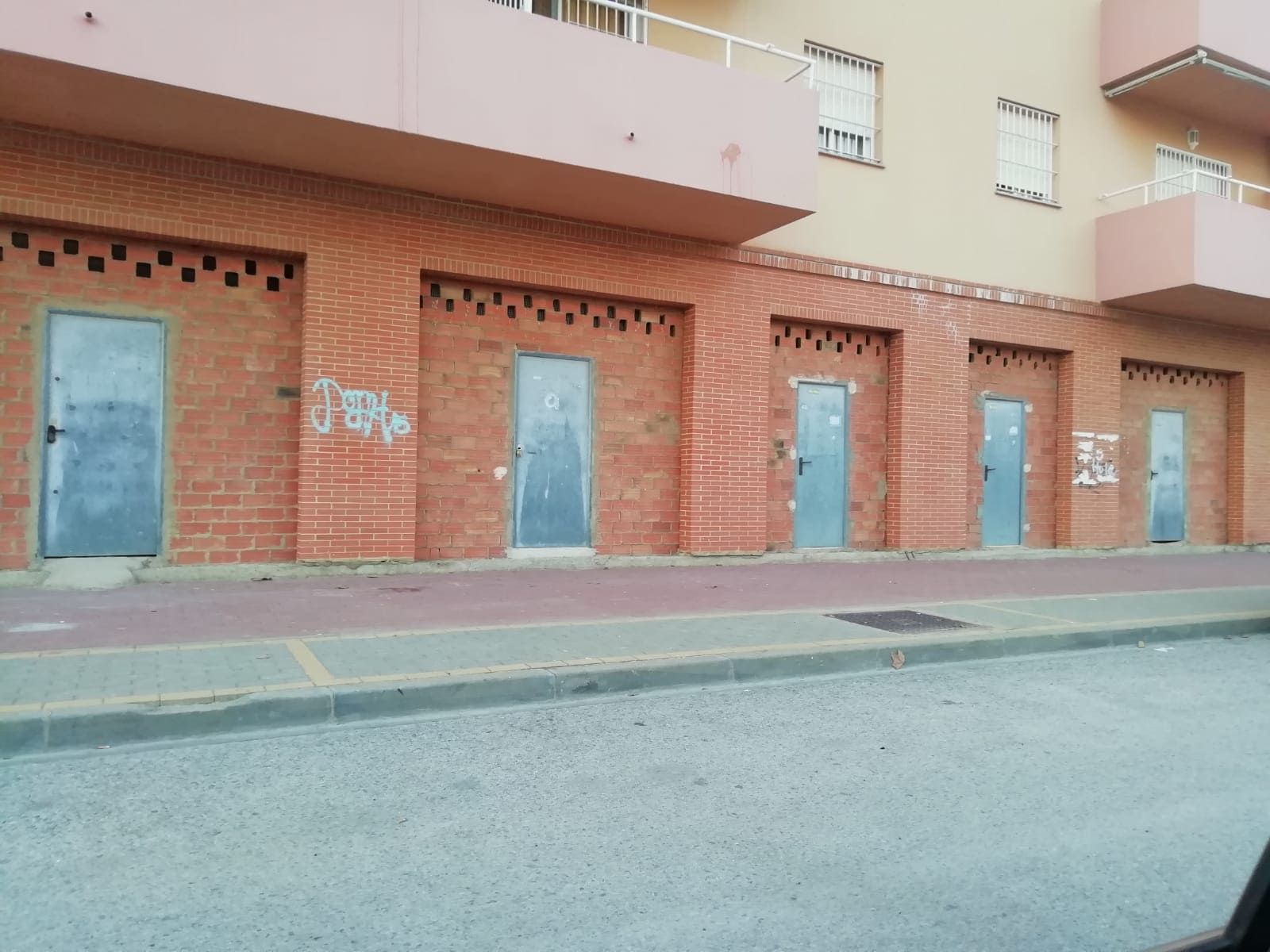 Vista exterior de Local en venta en Chipiona