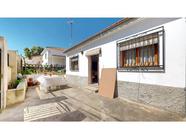 Casa-chalet en Venta en Yátova