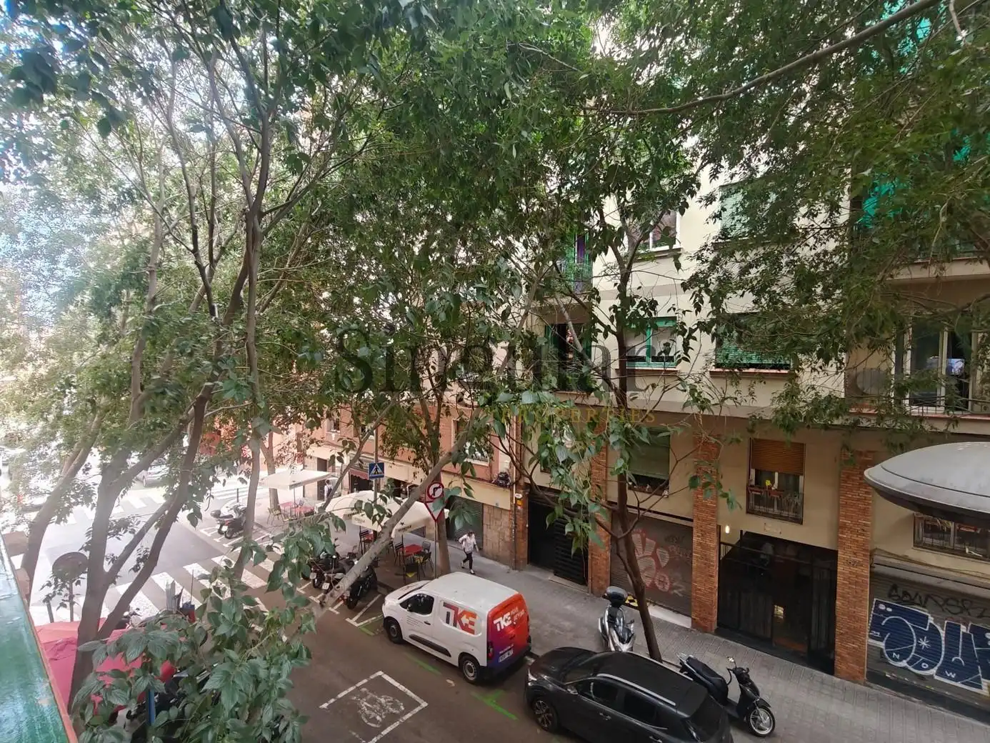 Vista exterior de Piso en venta en Barcelona con Aire acondicionado, Calefacción y Amueblado