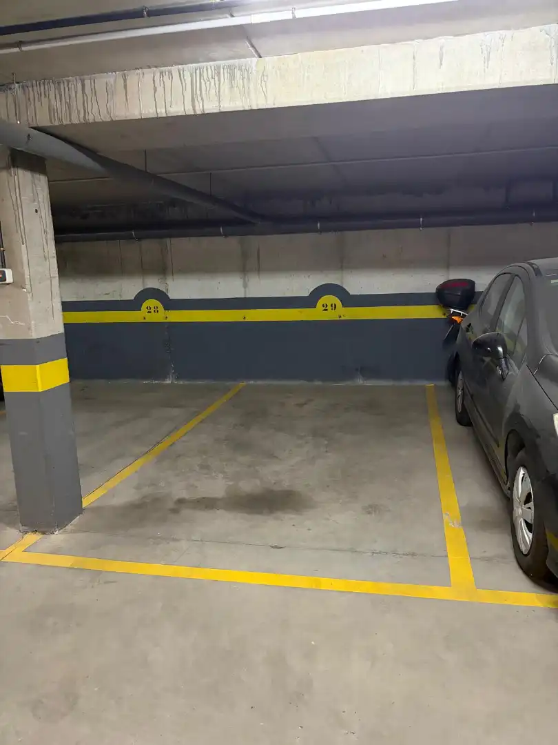 Parkplatz von Garage zur Miete in Brunete