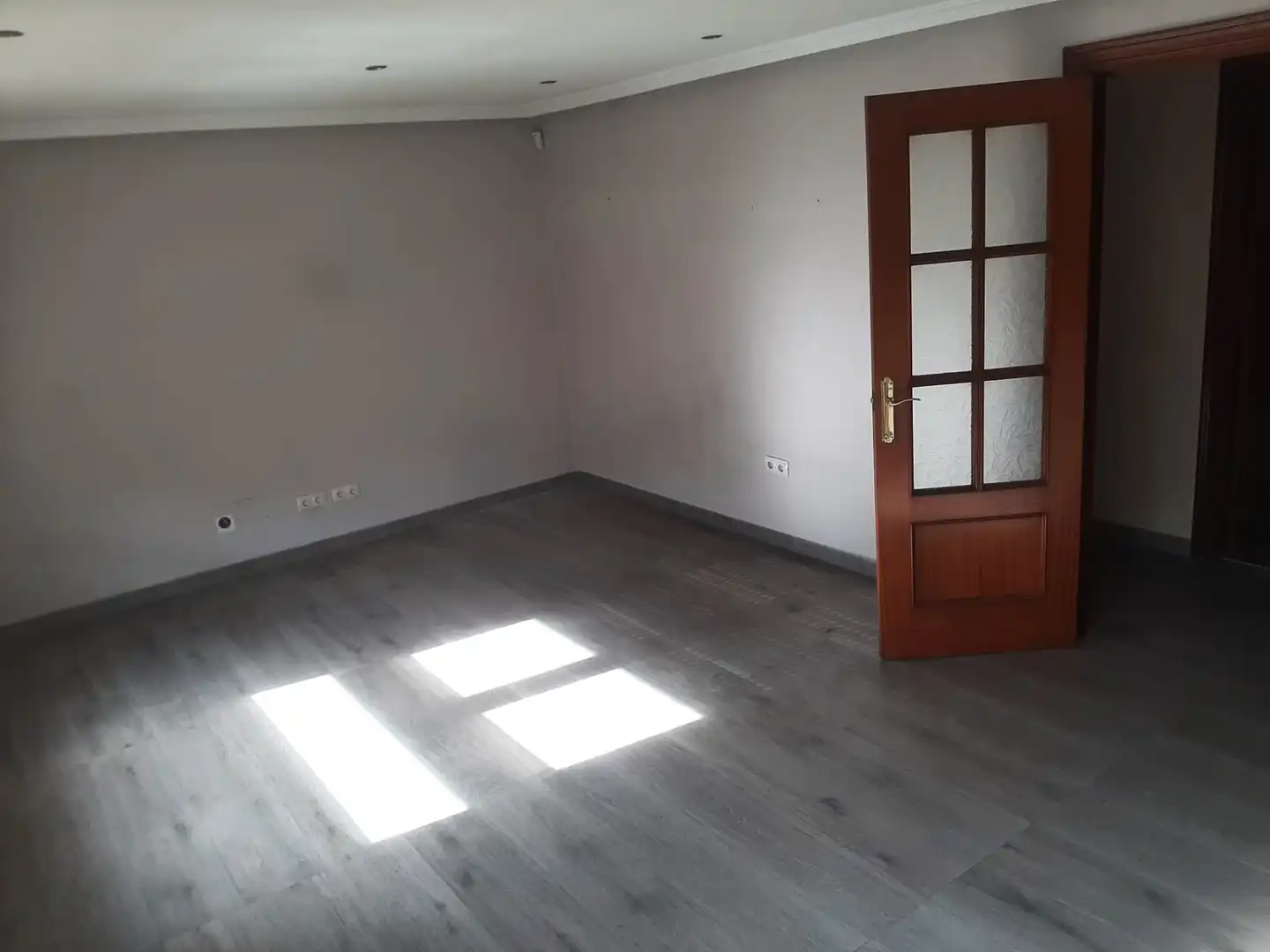 Sala de estar de Piso en venta en Lena con Parquet, Trastero y Lavadora