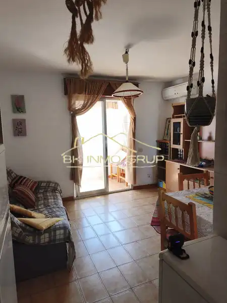 Sala d'estar de Apartament en venda en Peñíscola / Peníscola amb Aire condicionat, Terrassa i Moblat