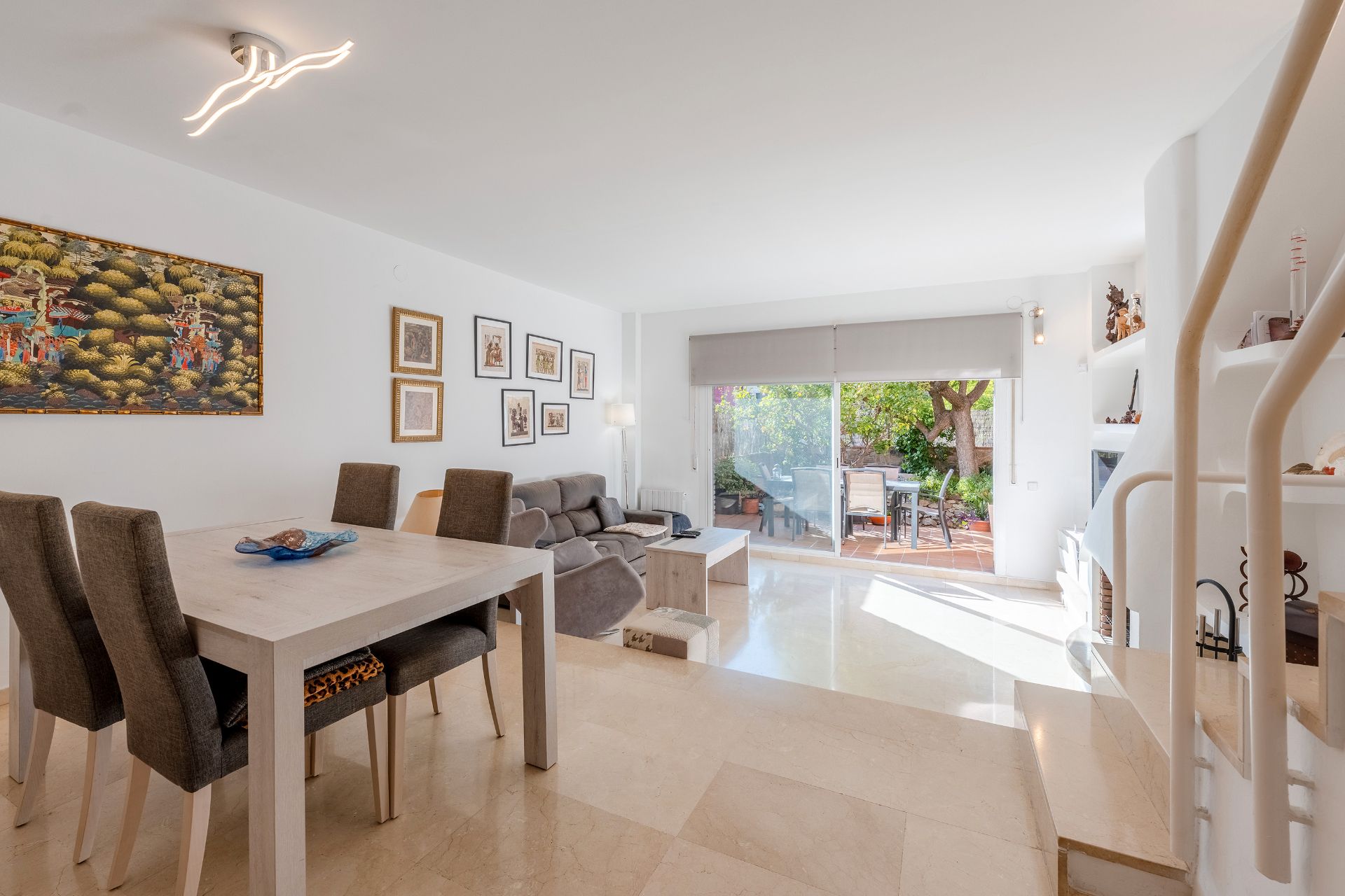 Living room of Single-family semi-detached for sale in Tiana  with Heating, Private garden and Oven