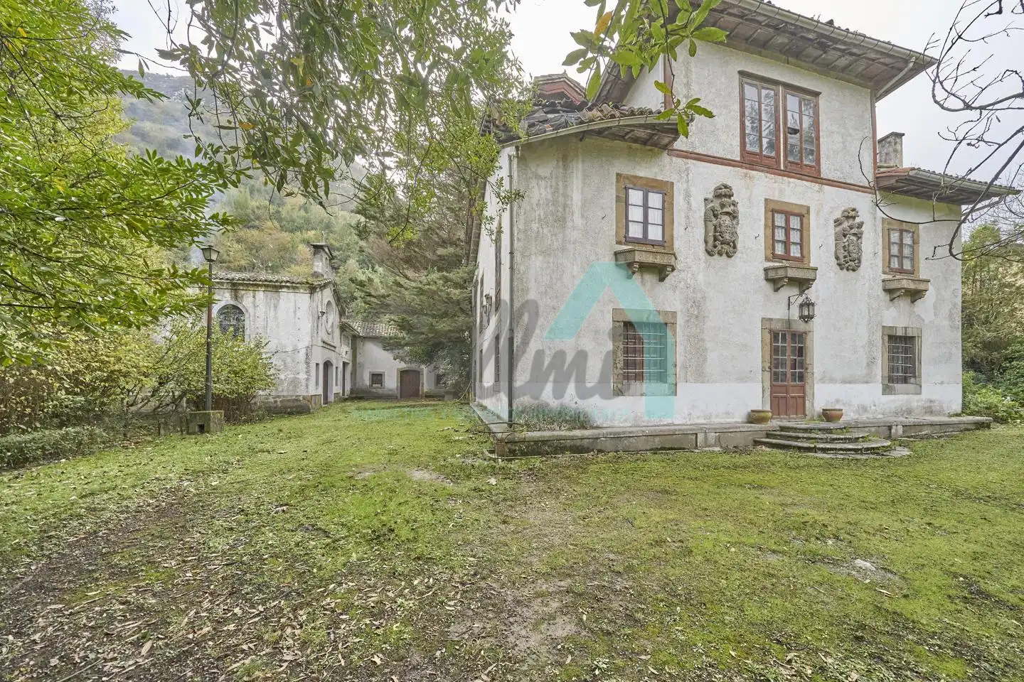 Vista exterior de Casa o chalet en venta en Oviedo  con Jardín privado, Parquet y Terraza