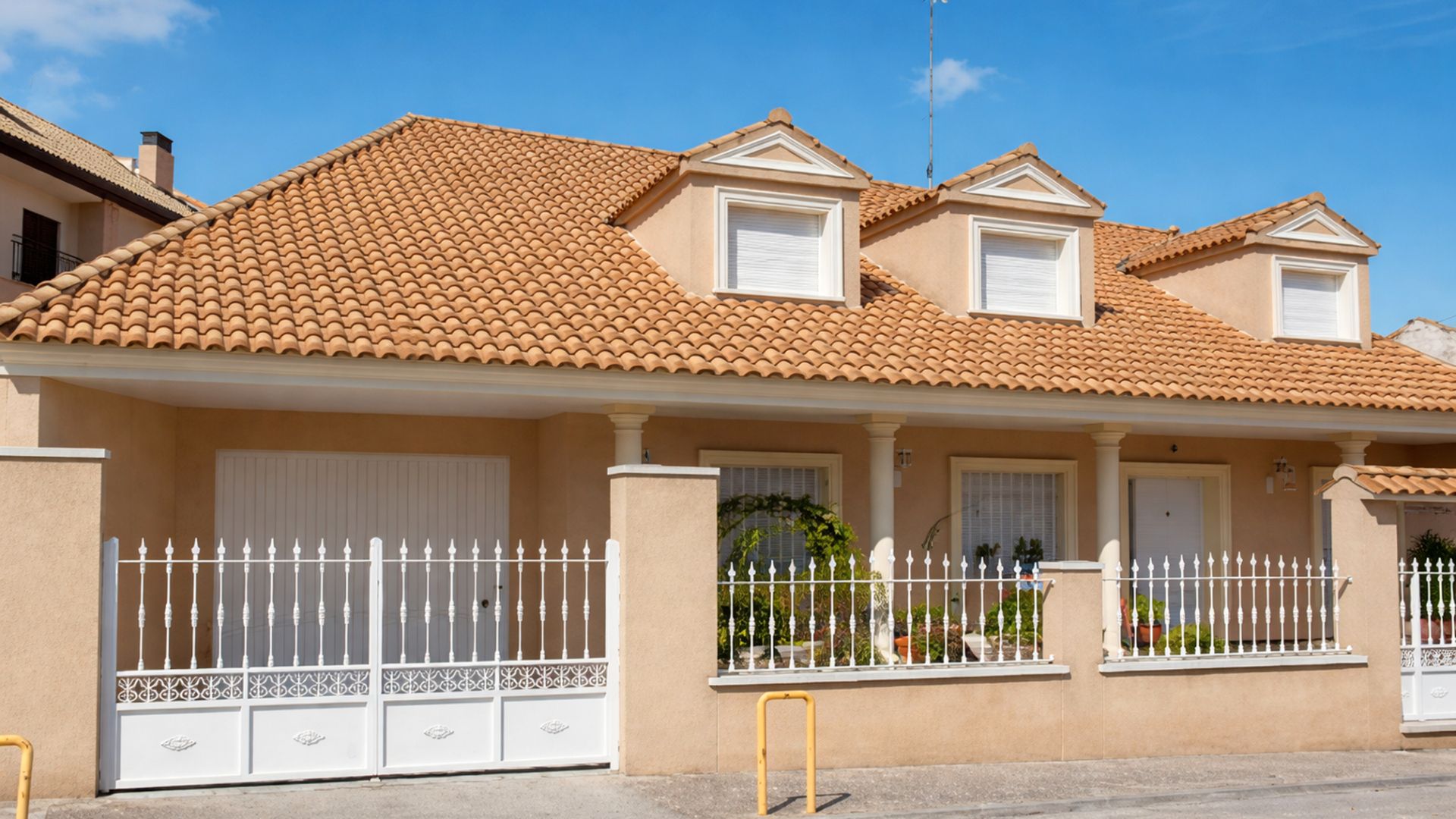 Vista exterior de Casa o xalet en venda en Gerindote amb Aire condicionat, Calefacció i Jardí privat