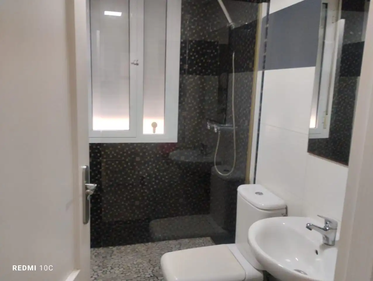 Bathroom of Flat for rent in Melilla