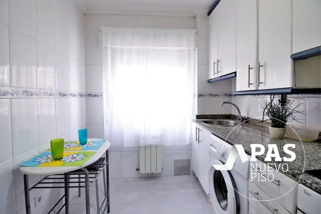 Cocina de Piso en venta en Santander con Calefacción